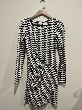 Julie Brown NYC Black White Scallop Print Ruched Mini Dress M